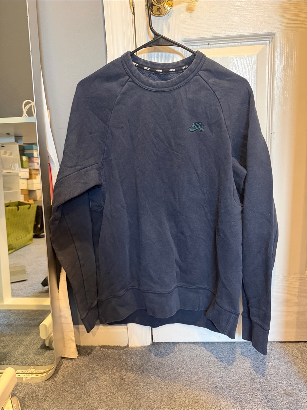 Nike Men’s Dark Navy Crewneck Sweatshirt with Teal Logo